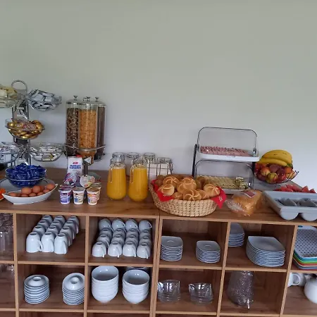 Alpina לינה וארוחת בוקר 3*