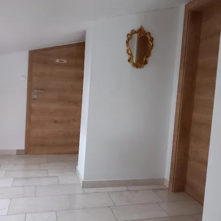 Alpina Bed & Breakfast Roppen