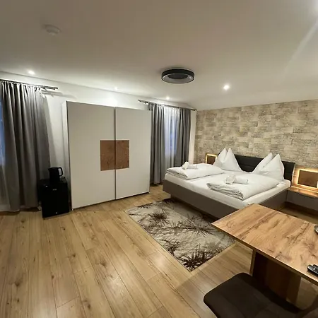 Bed & Breakfast Alpina Roppen
