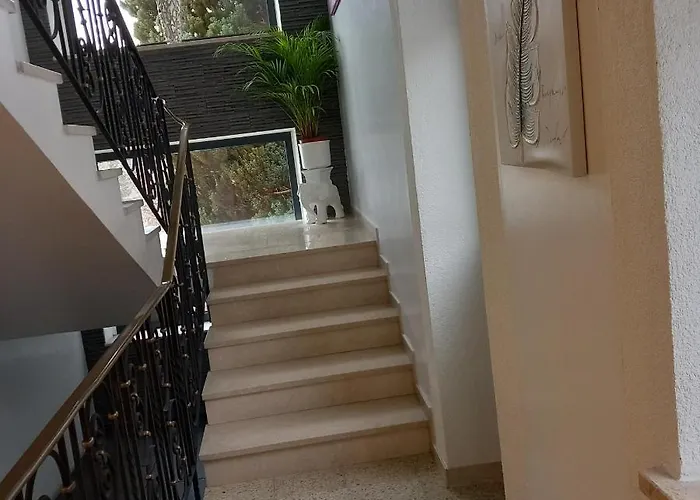 Alpina Bed & Breakfast